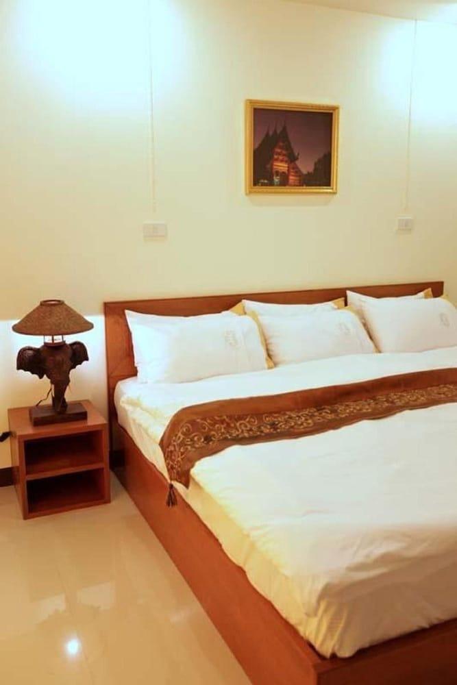 Rafael Hotel And Mansion Bangkok - Sha Extra Plus Certified Exteriör bild