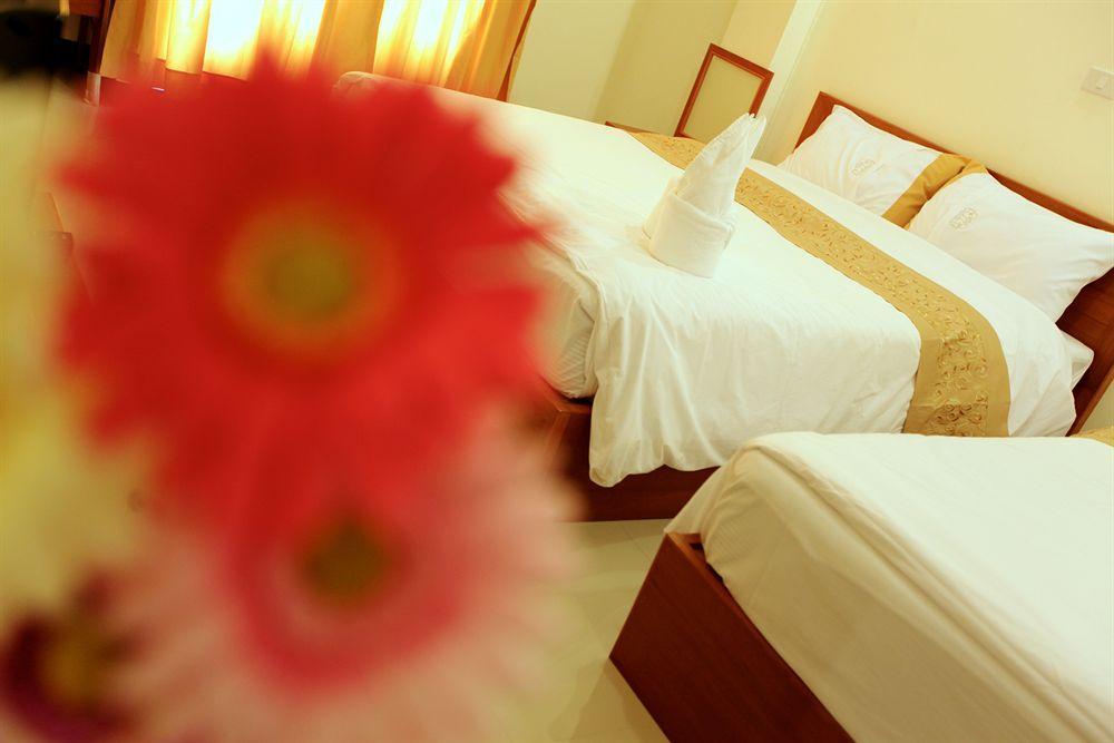 Rafael Hotel And Mansion Bangkok - Sha Extra Plus Certified Exteriör bild