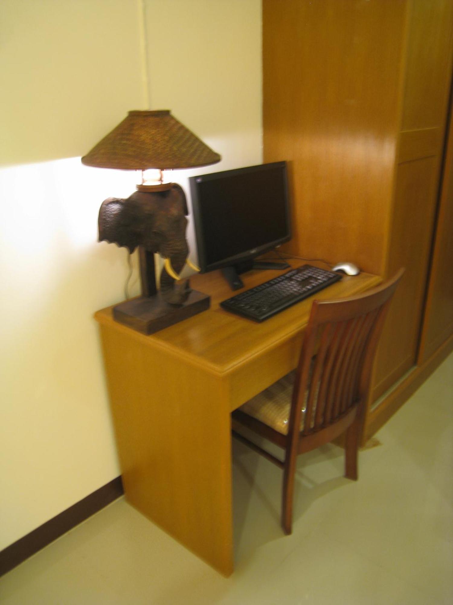 Rafael Hotel And Mansion Bangkok - Sha Extra Plus Certified Exteriör bild