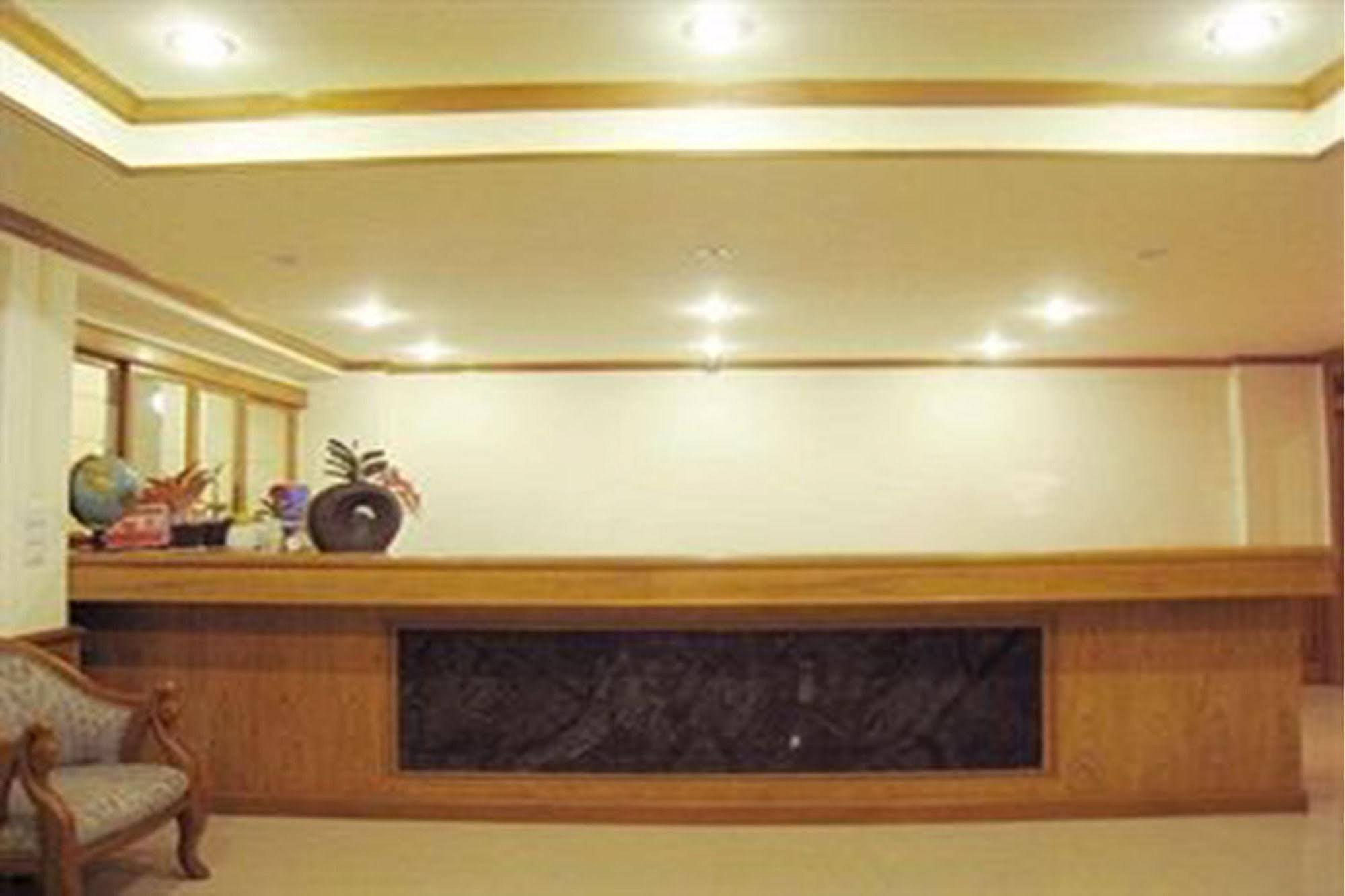 Rafael Hotel And Mansion Bangkok - Sha Extra Plus Certified Exteriör bild